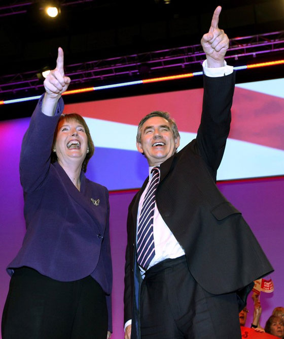 وزيرة بريطانية تدفع ضريبة الكلام بالهاتف النقال!!        صورة رقم 5