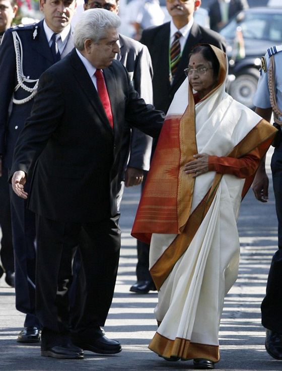 رئيسة الهند: أول امرأة رئيس دولة تطير على طائرة مقاتلة!! صورة رقم 5 رئيسة الهند: أول امرأة رئيس دولة تطير على طائرة مقاتلة!! صورة رقم 5