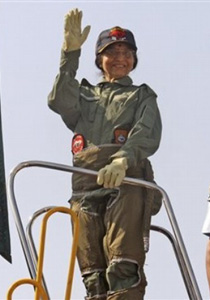 رئيسة الهند: أول امرأة رئيس دولة تطير على طائرة مقاتلة!! صورة رقم 1 رئيسة الهند: أول امرأة رئيس دولة تطير على طائرة مقاتلة!! صورة رقم 1