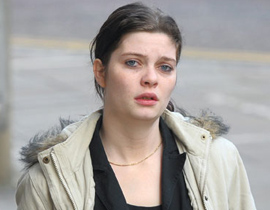 إطلاق سراح ام تركت أطفالها لتذهب إلى حفلة مخدرات  صورة رقم 1