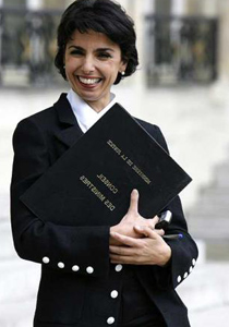 رشيدة تفقد ساركوزي رشده!!        صورة رقم 1