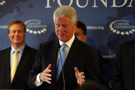 أغرب أمنية: كلينتون تمنى لو كان ترك البيت الأبيض في تابوت  صورة رقم 3