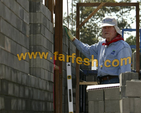 الرئيس الامريكي الاسبق.. عامل بناء في تايلاند!!!  صورة رقم 3