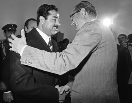 شيراك بمذكراته.. صدام أوصى بعدم منح اللجوء لآية الله الخميني صورة رقم 4 شيراك بمذكراته.. صدام أوصى بعدم منح اللجوء لآية الله الخميني صورة رقم 4