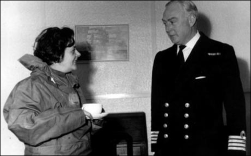 محاولة إعادة اموال أشهر مراسلة حرب!!  صورة رقم 4