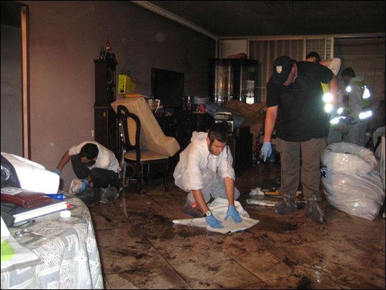 نادل يقف وراء ذبح عائلة كاملة صورة رقم 4 نادل يقف وراء ذبح عائلة كاملة صورة رقم 4