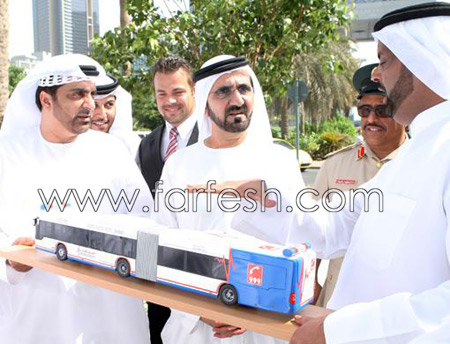 دبي تدشن أطول حافلة إسعاف بالعالم تنقل 44 حالة معاً!  صورة رقم 3