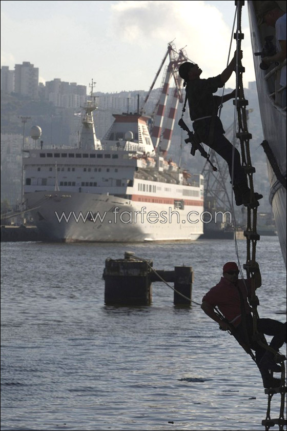 سلاح البحرية الاسرائيلي يسيطر على سفينة سلاح   صورة رقم 5