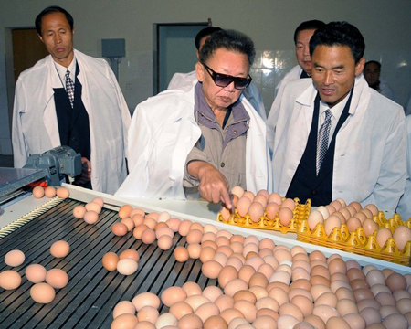 زعيم كوريا يعاني من فوبيا الطيران ويمتلك 6 قطارات ملوكية صورة رقم 2 زعيم كوريا يعاني من فوبيا الطيران ويمتلك 6 قطارات ملوكية صورة رقم 2