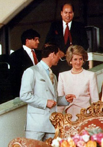 الفايد: الأمير فيليب نازي وهو من قتل الأميرة ديانا وابني!  صورة رقم 1