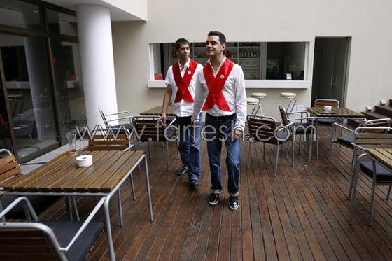 هل سينجح أليكس وخوسيه في عقد أول قران مثلي في الأرجنتين؟        صورة رقم 9