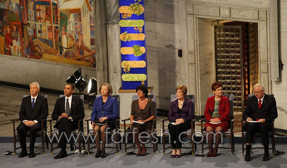 اوباما يتسلم جائزة نوبل على