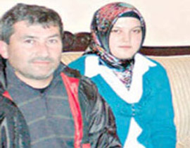 بسبب حجابها.. أجبروها على النزول من حافلة المدرسة صورة رقم 1