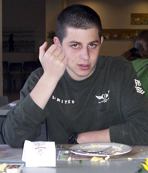 الوسيط الألماني في غزة لتلقي الرد من حماس صورة رقم 1