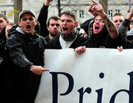 بريطانيا: متظاهرون يدعون إلى بريطانيا: متظاهرون يدعون إلى