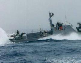 إسرائيل تراقب إيران بـ