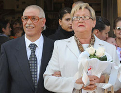 رغم معارضة الكنيسة الكاثوليكية: عقد قران رجل مغير نوعهاً   صورة رقم 5