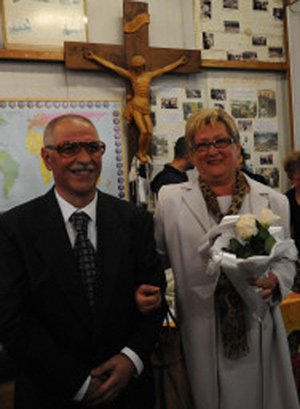 رغم معارضة الكنيسة الكاثوليكية: عقد قران رجل مغير نوعهاً   صورة رقم 6