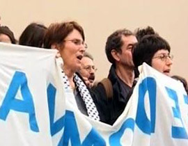 السلطات المصرية تسمح لـ100 ناشط بالعبور الى غزة تضامنا  صورة رقم 1