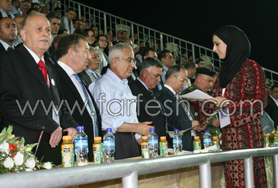 اكبر ثوب في العالم، وهو ثوب فلسطيني، دخل موسعة غينس صورة رقم 4 اكبر ثوب في العالم، وهو ثوب فلسطيني، دخل موسعة غينس صورة رقم 4