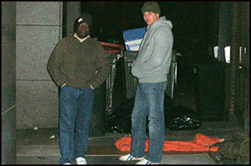 الأمير وليام يبيت ليلة مع المتشريدين  صورة رقم 1