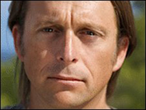 إقالة منسق برامج بعد قطعه الصوت عن خطاب الملكة 