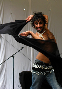 ازدياد الطلب على الرجال للرقص الشرقي  صورة رقم 1