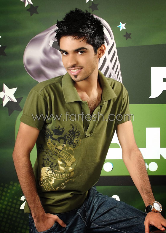 منى أمرشا تعايد الجمهور عبر منى أمرشا تعايد الجمهور عبر