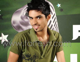 منى أمرشا تعايد الجمهور عبر منى أمرشا تعايد الجمهور عبر