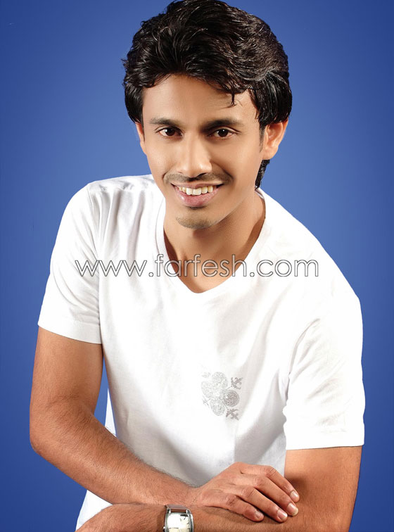 منى أمرشا تعايد الجمهور عبر منى أمرشا تعايد الجمهور عبر