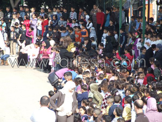 كيف احتفل طلاب المدرسة الابتدائية كيف احتفل طلاب المدرسة الابتدائية