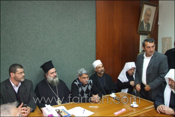 وفد من مجلس ساجور ووفد مقدسي يزورون بلدية الناصرة للتضامن مع رئيسها رامز جرايسي  صورة رقم 7