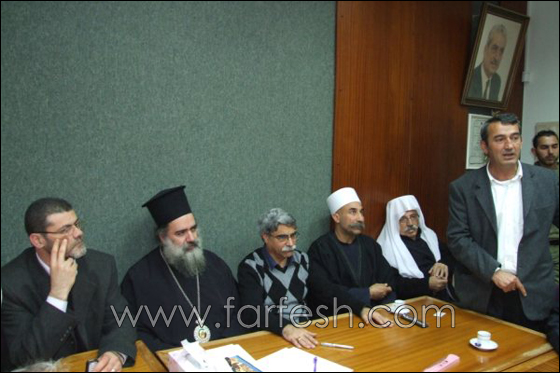 وفد من مجلس ساجور ووفد مقدسي يزورون بلدية الناصرة للتضامن مع رئيسها رامز جرايسي  صورة رقم 11