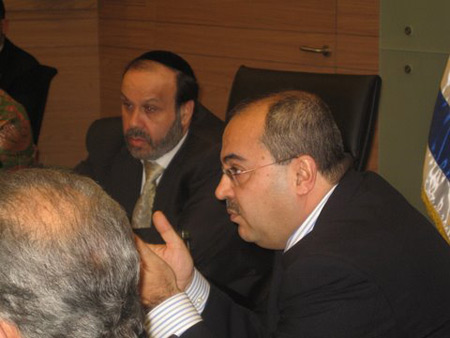 لجنة الداخلية تبحث قضية هدم المنازل في الطيبة  صورة رقم 4