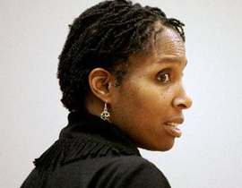 متهمة بتجويع أولادها ومصرة بأن الرب سيدافع عنها! صورة رقم 1