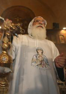 مقتل 6 مسيحيين واصابة 9 آخرين في هجوم مسلح في مصر صورة رقم 1