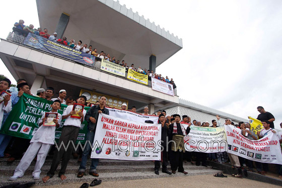 مظاهرات في ماليزيا احتجاجا لاستخدام مسيحيين كلمة الله        صورة رقم 14