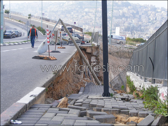 انهيار جدار هائل بسبب أعمال ترميمات في الناصرة صورة رقم 4 انهيار جدار هائل بسبب أعمال ترميمات في الناصرة صورة رقم 4