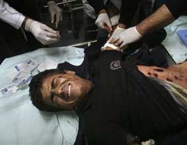 إسرائيل تحرم 17 كفيفًا فلسطينياً من الأمل باستعادة بصرهم صورة رقم 1