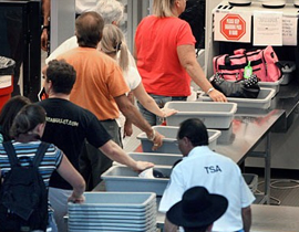 أمريكا تشدد إجراءاتها الأمنية في المطارات خوفاً من تنظيم القاعدة صورة رقم 1