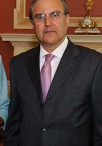 البحرين والإمارات تعارضان تنصيب سفير بسبب اسمه الفاضح  صورة رقم 1