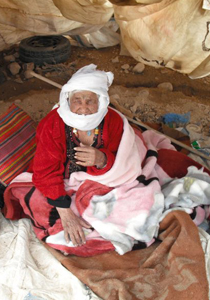 الشرطة الخضراء تعتدي على معمرة 110 سنوات في النقب صورة رقم 1 الشرطة الخضراء تعتدي على معمرة 110 سنوات في النقب صورة رقم 1