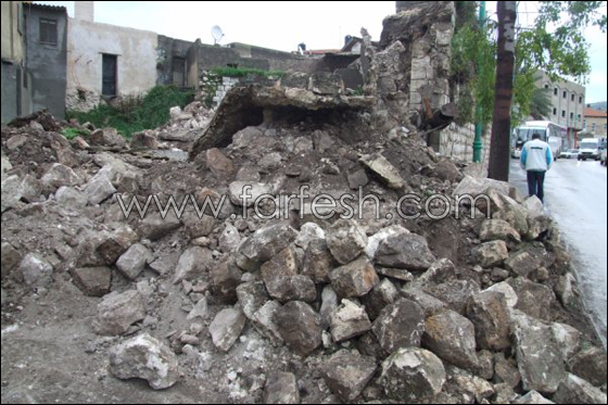 انهيار مبنى قديم بسبب مياة الأمطار الغزيرة في كفركنا صورة رقم 4 انهيار مبنى قديم بسبب مياة الأمطار الغزيرة في كفركنا صورة رقم 4