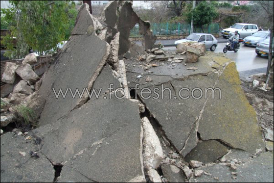 انهيار مبنى قديم بسبب مياة الأمطار الغزيرة في كفركنا صورة رقم 2 انهيار مبنى قديم بسبب مياة الأمطار الغزيرة في كفركنا صورة رقم 2