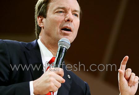 مرشح سابق للرئاسة الامريكية يعترف بأبوته لطفلة غير شرعية  صورة رقم 4