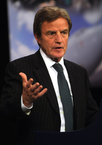 كوشنير: حزب الله قد يقوم بمغامرة عسكرية لصالح إيران صورة رقم 1 كوشنير: حزب الله قد يقوم بمغامرة عسكرية لصالح إيران صورة رقم 1