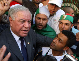 بعد هدوء الأوضاع: السفير الجزائري يعود إلى القاهرة صورة رقم 1