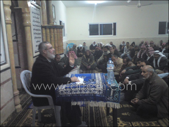 الشيخ إياد عامر يلقي محاضرة في مسجد قرية الزرنوق غير المعترف بها صورة رقم 7 الشيخ إياد عامر يلقي محاضرة في مسجد قرية الزرنوق غير المعترف بها صورة رقم 7