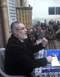 الشيخ إياد عامر يلقي محاضرة في مسجد قرية الزرنوق غير المعترف بها صورة رقم 1 الشيخ إياد عامر يلقي محاضرة في مسجد قرية الزرنوق غير المعترف بها صورة رقم 1