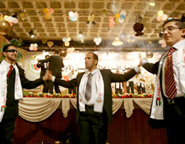 دخول الفلسطينيون موسوعة جينيس من خلال أكبر طبق مسخن صورة رقم 1